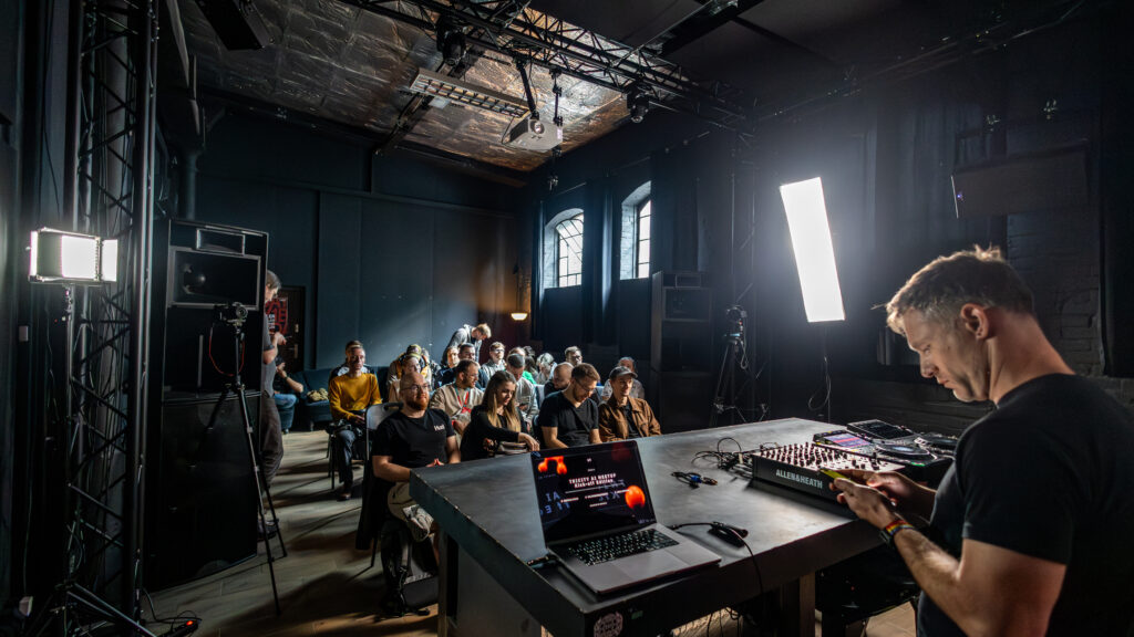 DJ workshop session at N29 Studio with audience watching a live demo